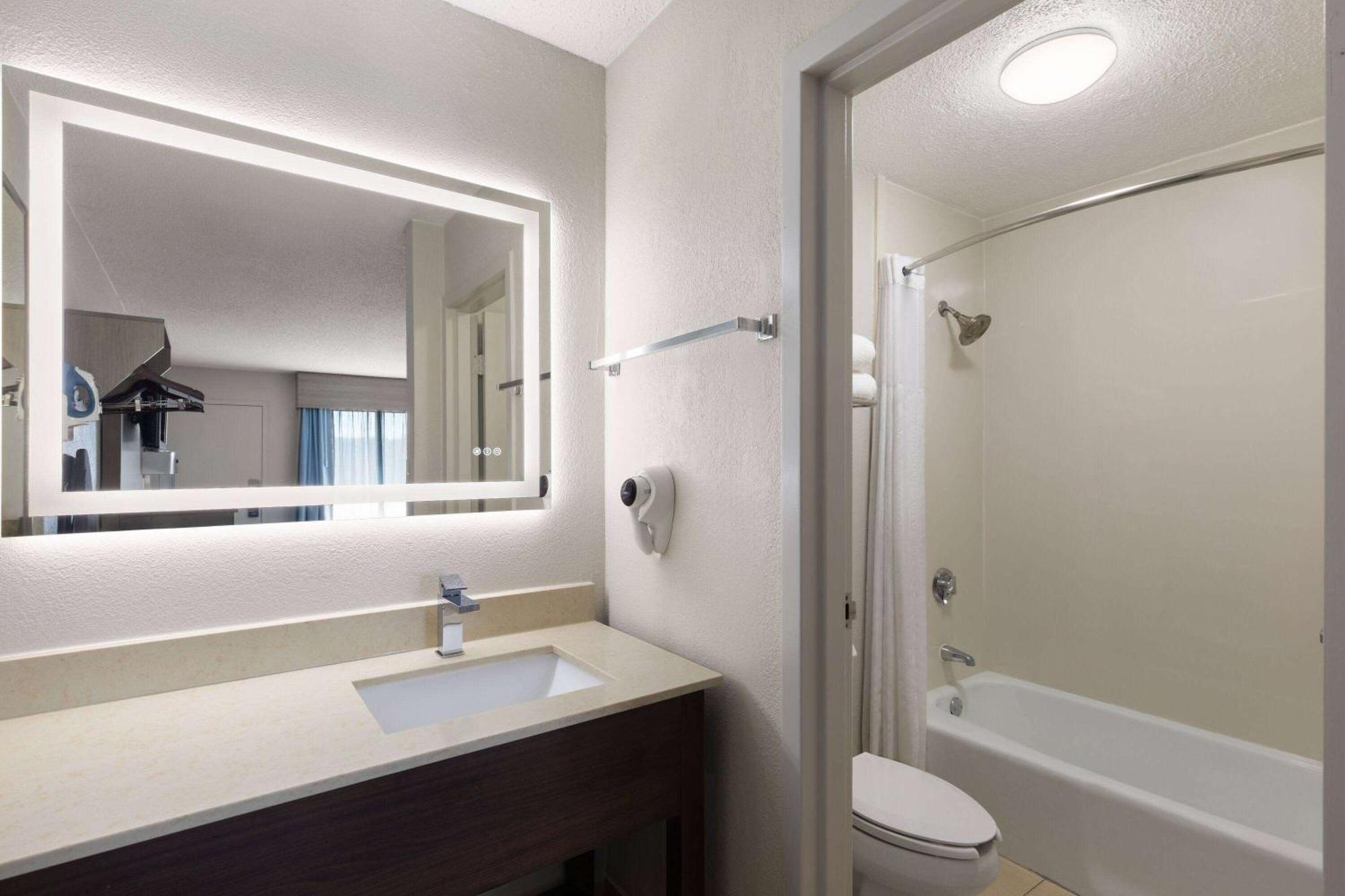 Baymont By Wyndham Nashville Airport Kültér fotó