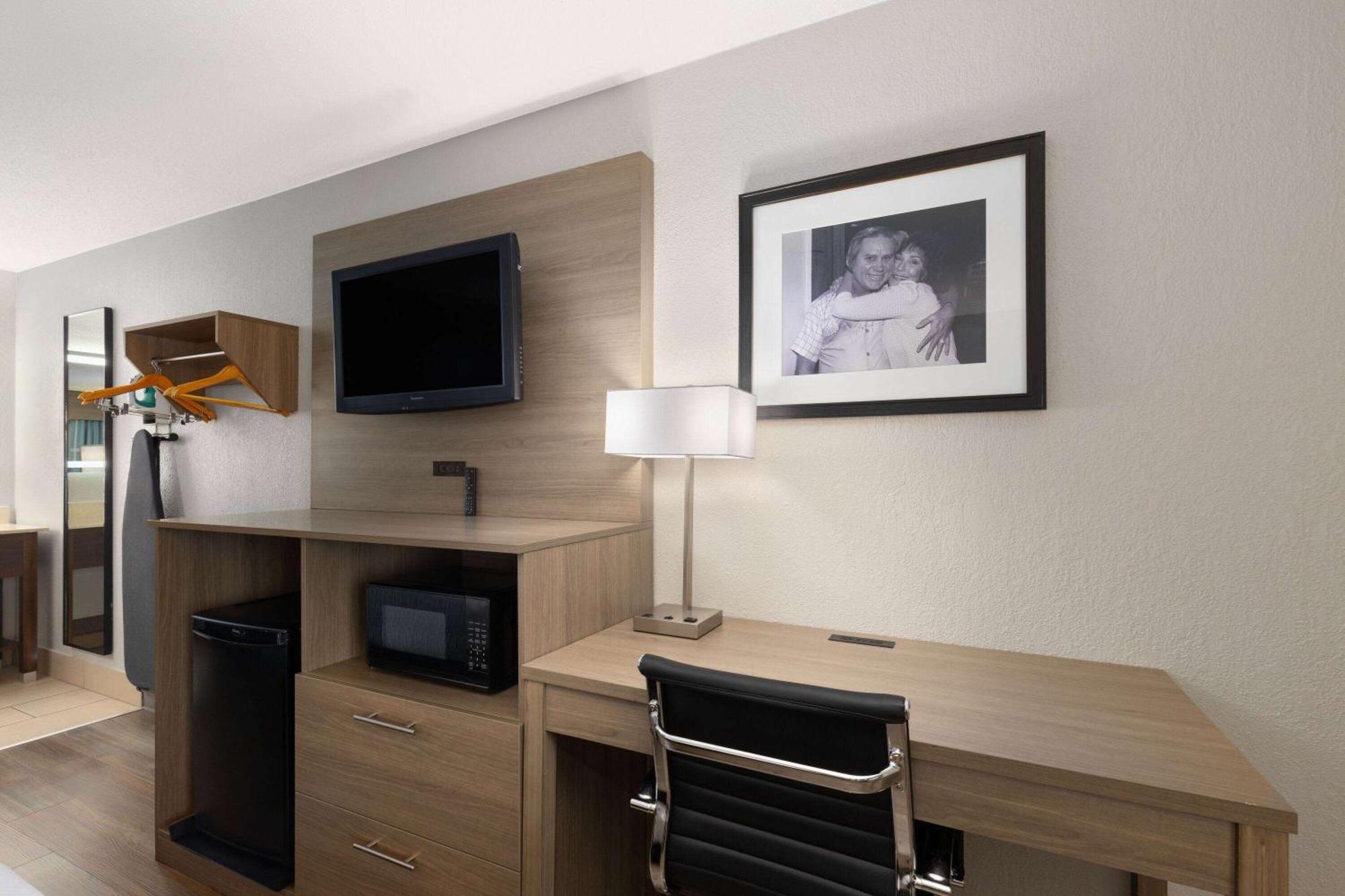 Baymont By Wyndham Nashville Airport Kültér fotó